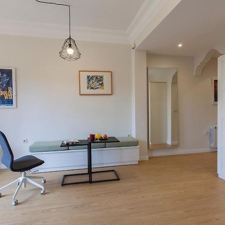 Apartment Near The Marina, Valencia Eksteriør billede