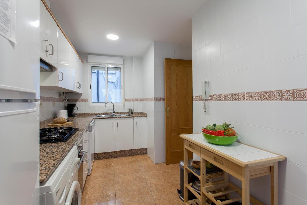 Apartment Near The Marina, Valencia Eksteriør billede