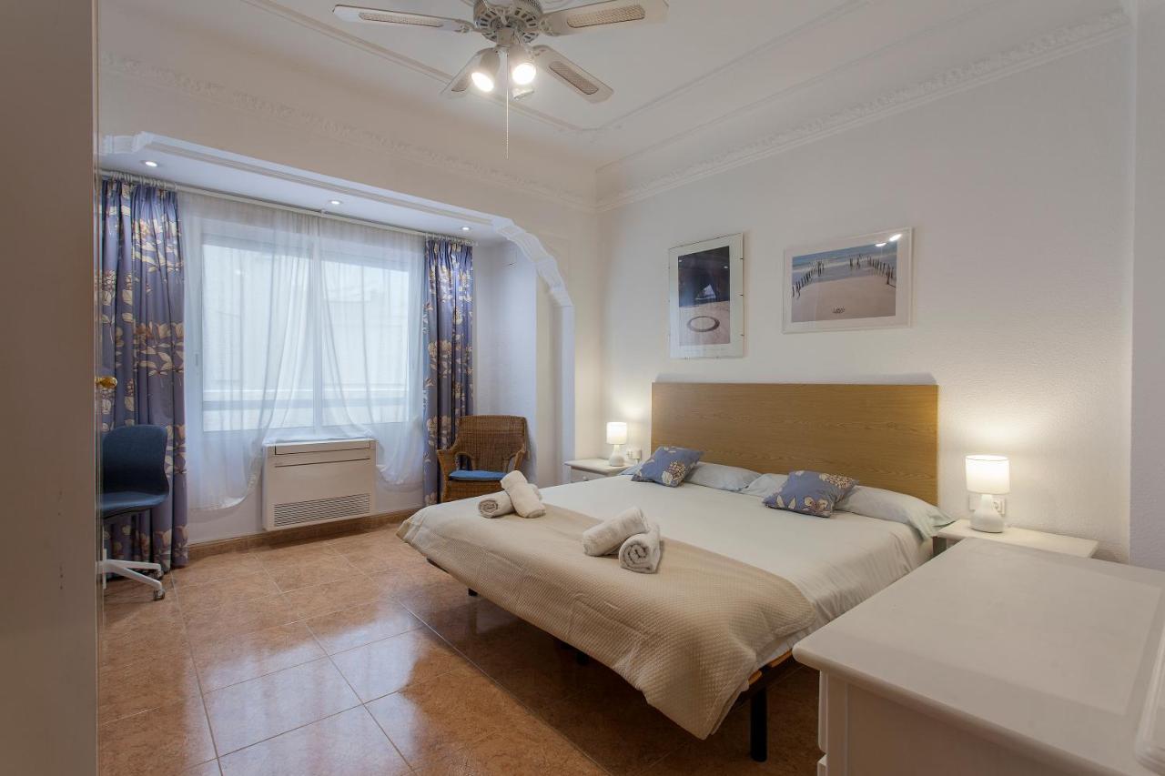 Apartment Near The Marina, Valencia Eksteriør billede