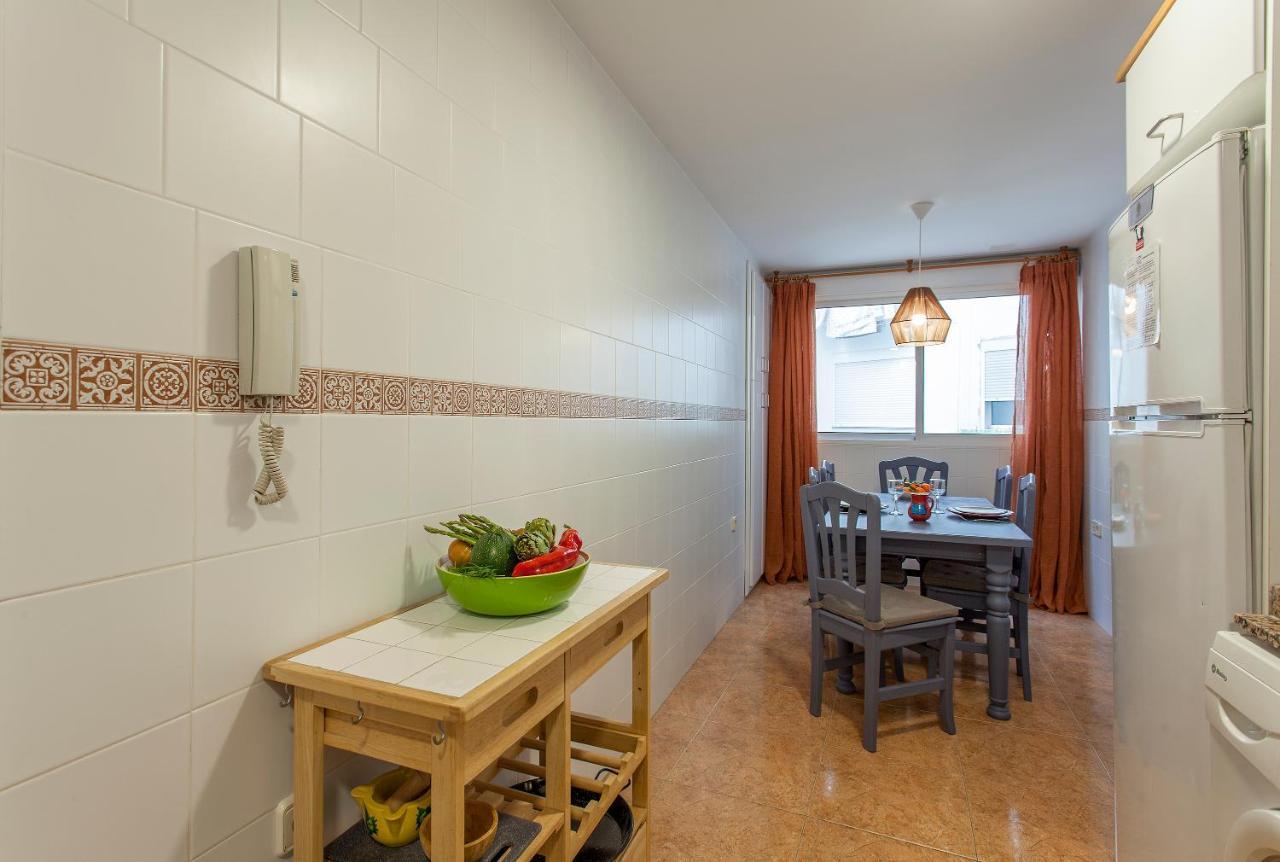 Apartment Near The Marina, Valencia Eksteriør billede