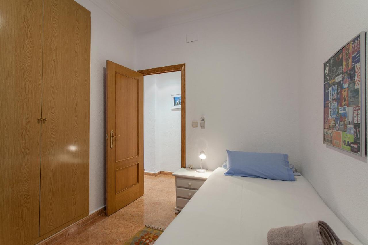 Apartment Near The Marina, Valencia Eksteriør billede