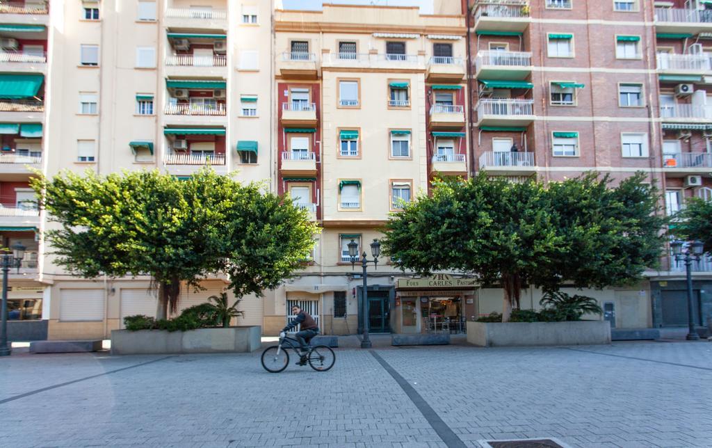 Apartment Near The Marina, Valencia Eksteriør billede